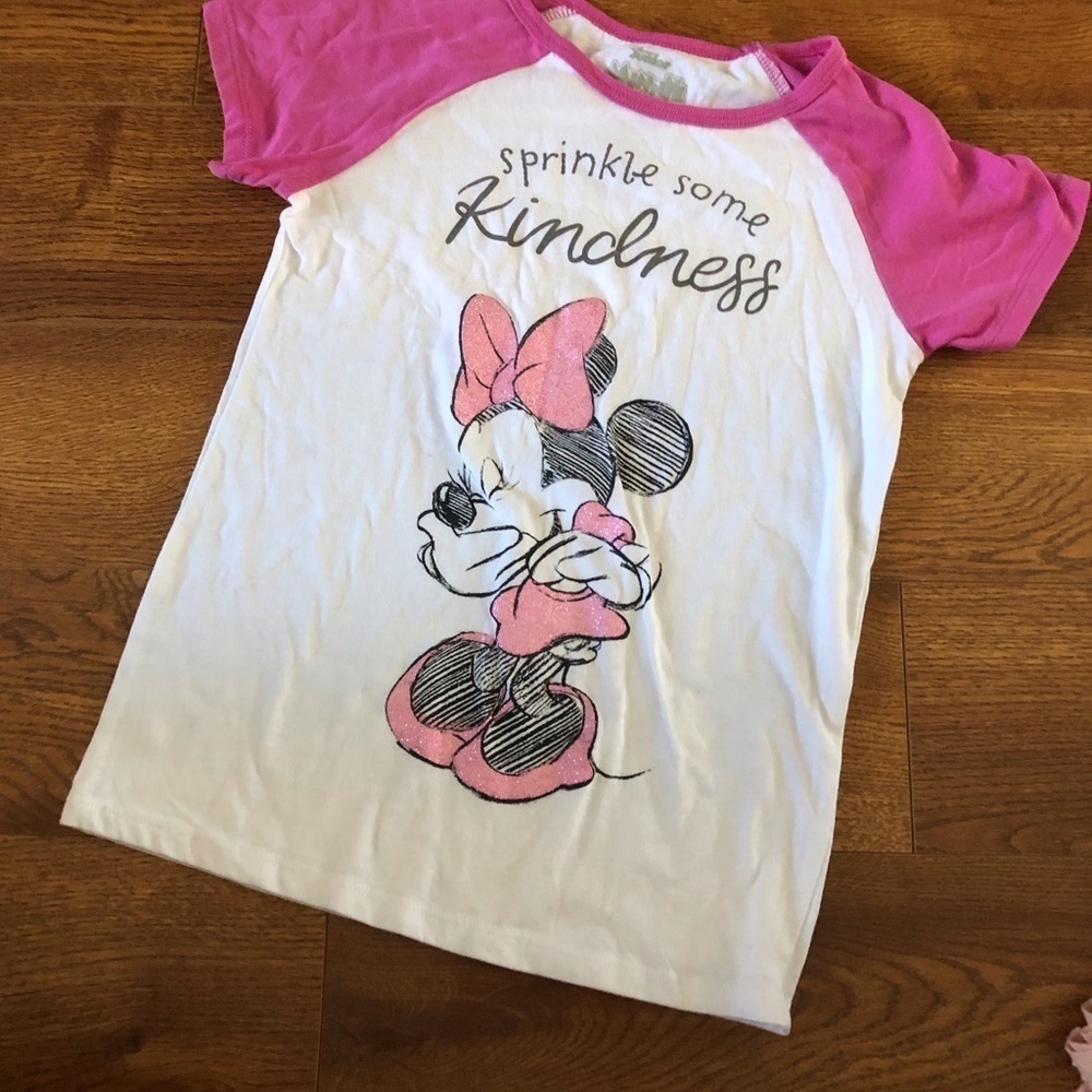 Disney Minnie Mouse short sleeve graphic tee in size 7/8